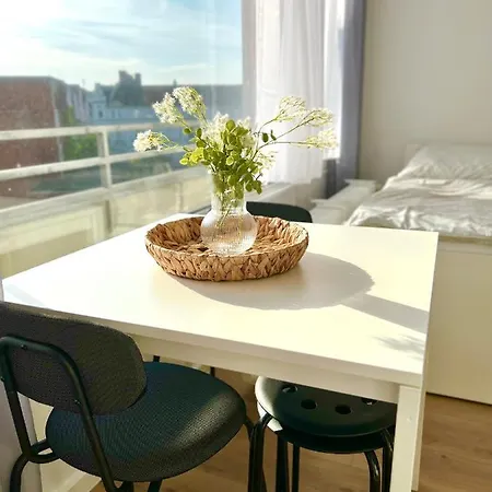 Apartment Schoene In Linden - 48qm, Moderne Kueche, Bad, Balkon, 4 Personen, Wifi *